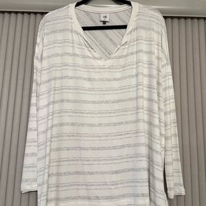CAbi White and Gray Tunic with 3/4 Sleeves and Relaxed Ribbed Style